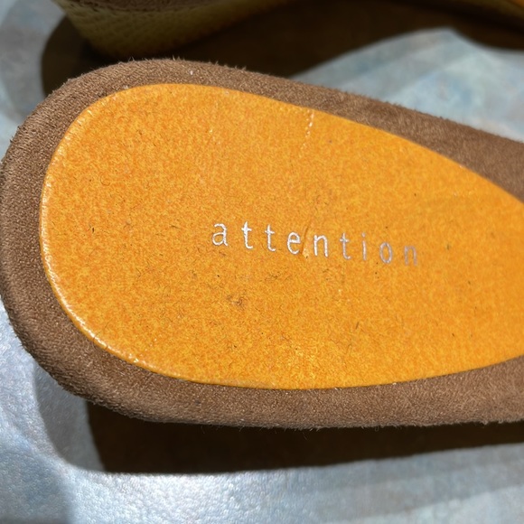 Attention orange low wedge slides (sz 8) - Picture 6 of 9